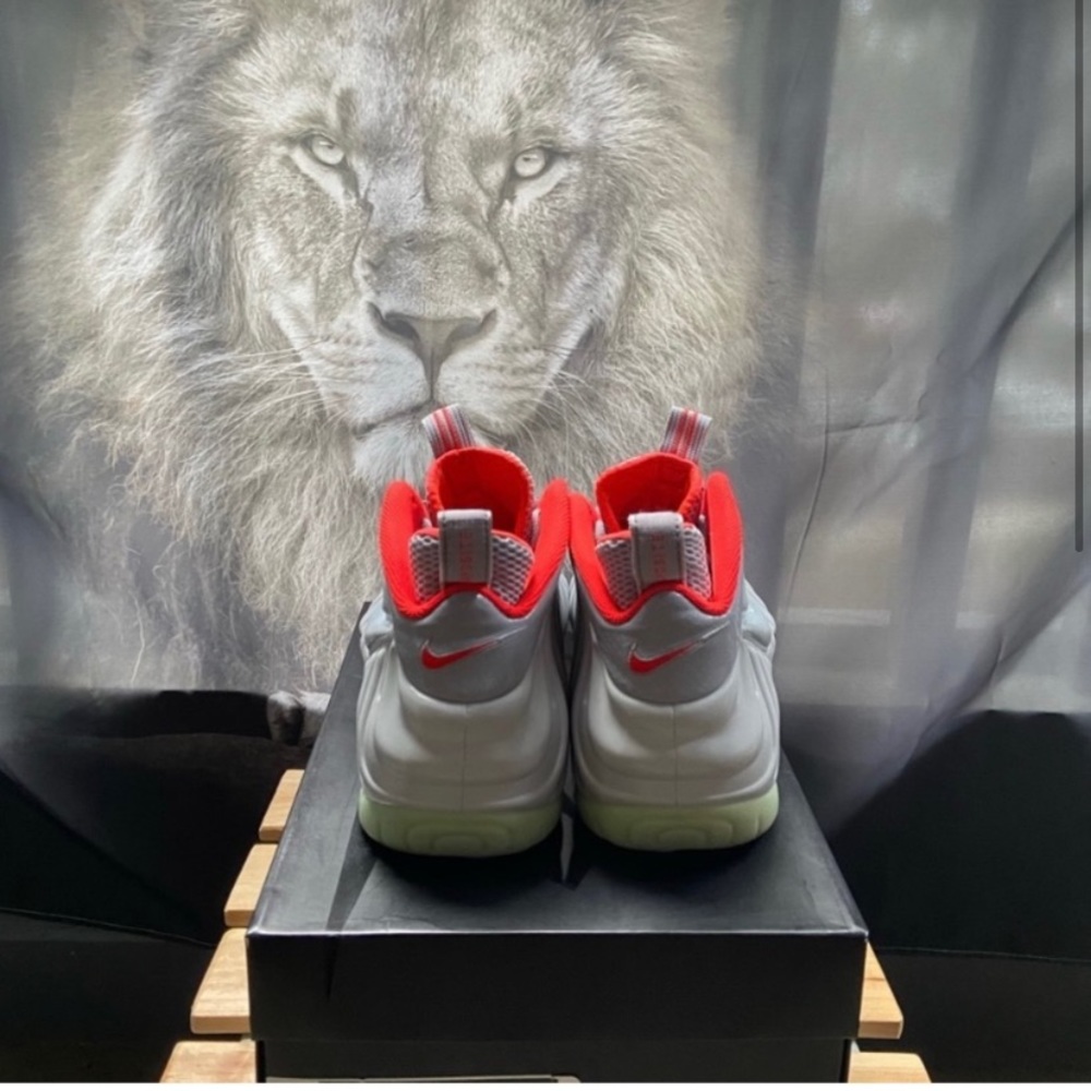 Nike Air Yeezy Foamposite Pro PRM Sneaker - Picture 3 of 7
